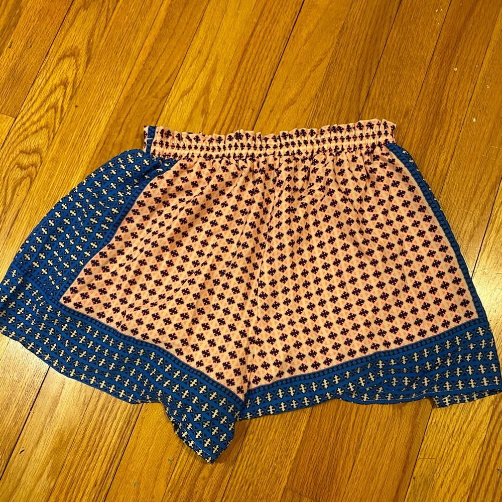 Lush women’s small shorts like-new